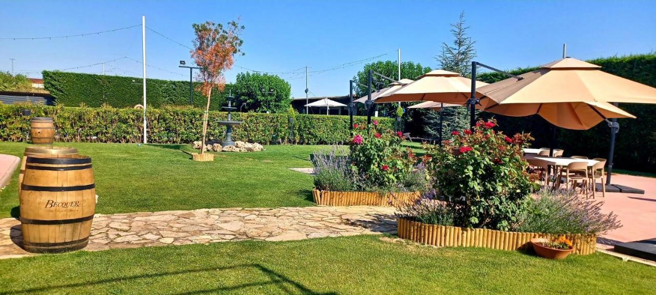 Nuevo Zenit Calahorra Hotel ภายนอก รูปภาพ