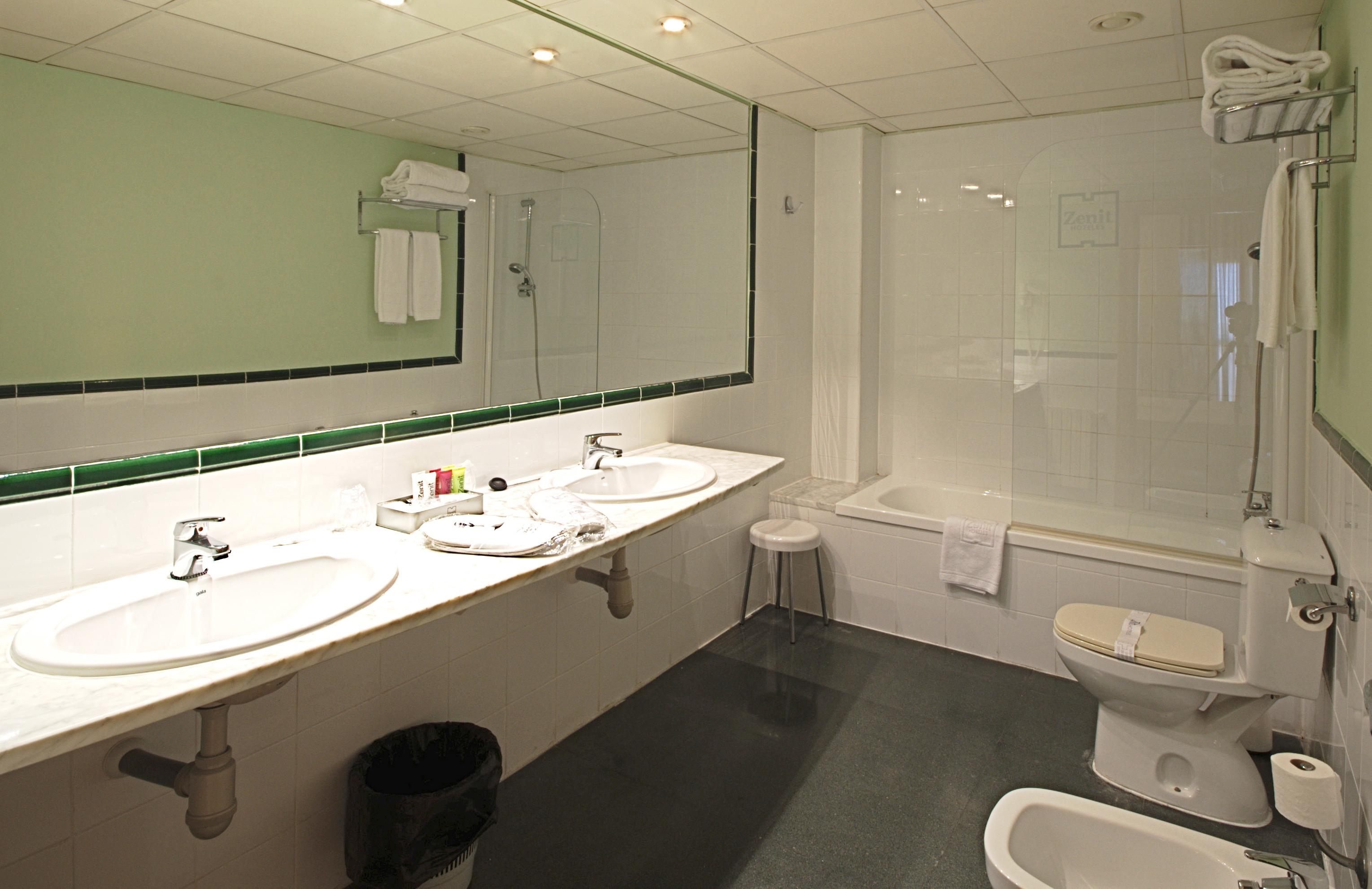 Nuevo Zenit Calahorra Hotel ภายนอก รูปภาพ