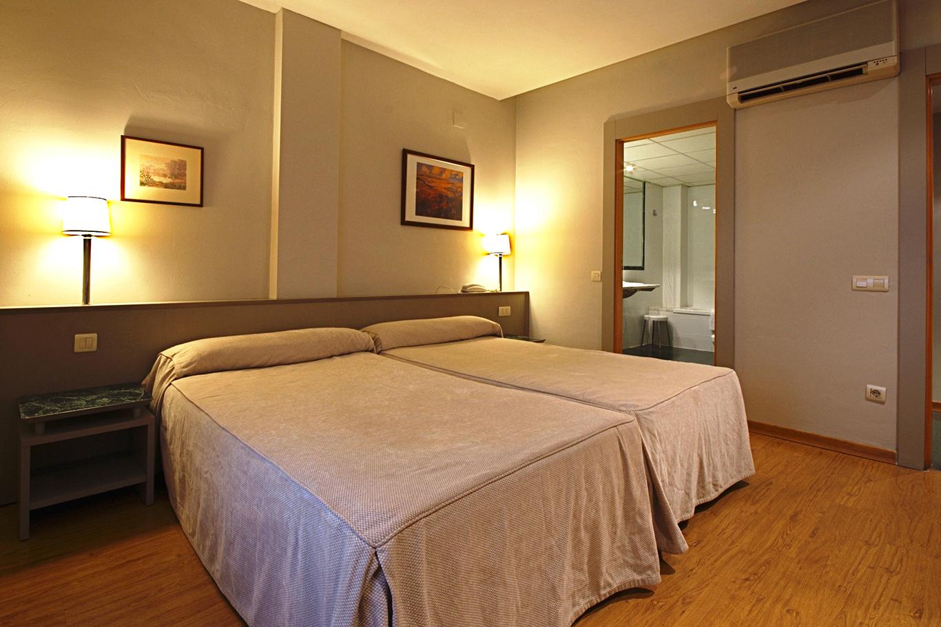 Nuevo Zenit Calahorra Hotel ภายนอก รูปภาพ